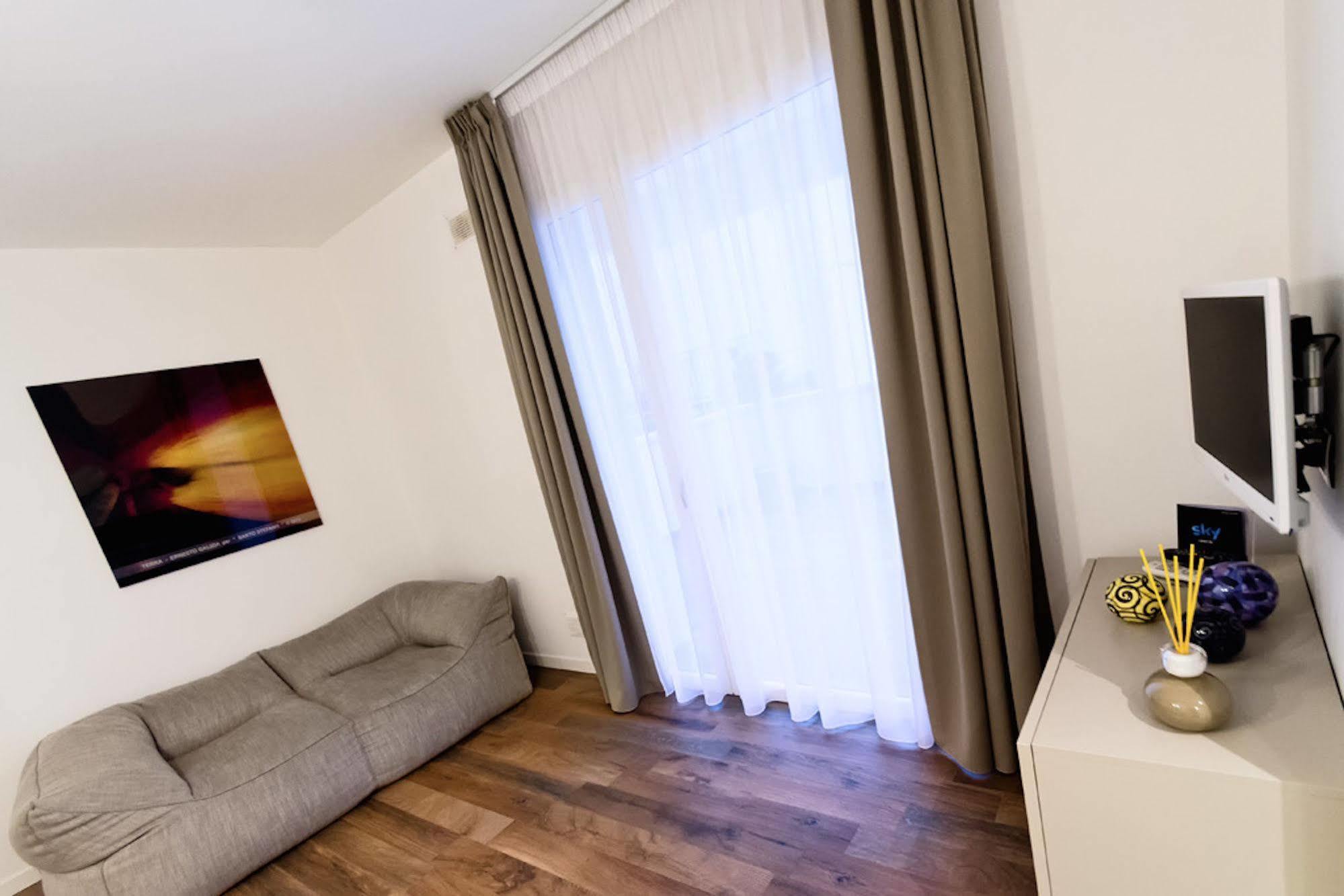 Santo Stefano Raro Rooms Collection Brindisi Exterior foto